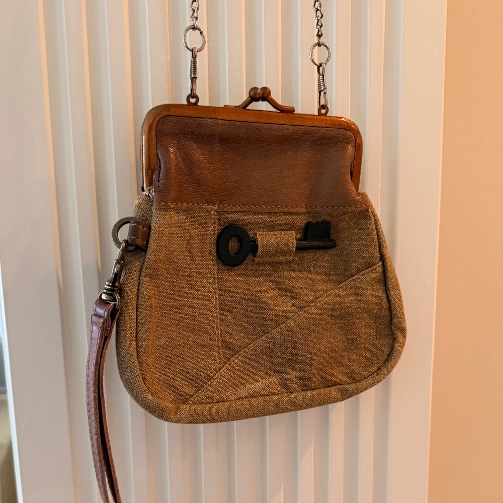 Cute Small Vintage Cross-Body Bag with Key